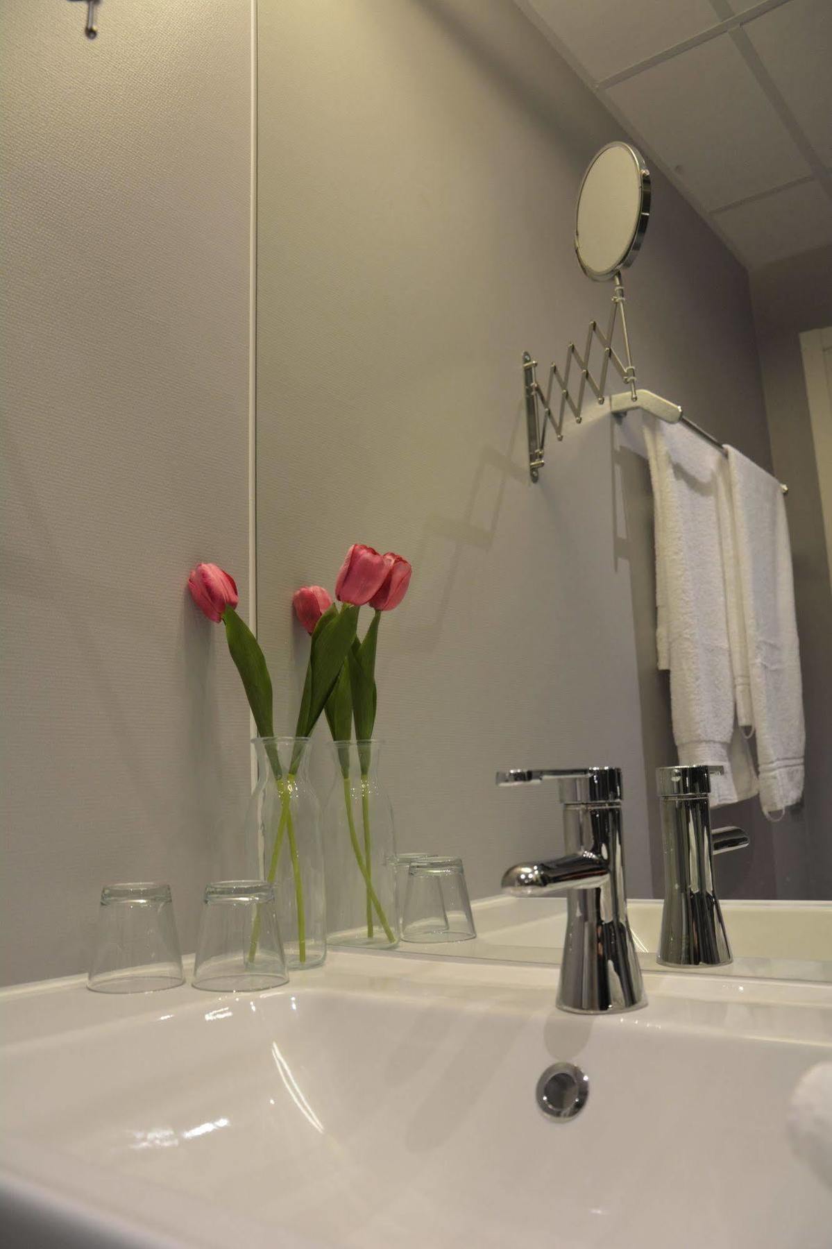 Hotell Entre Norr ウメオ エクステリア 写真